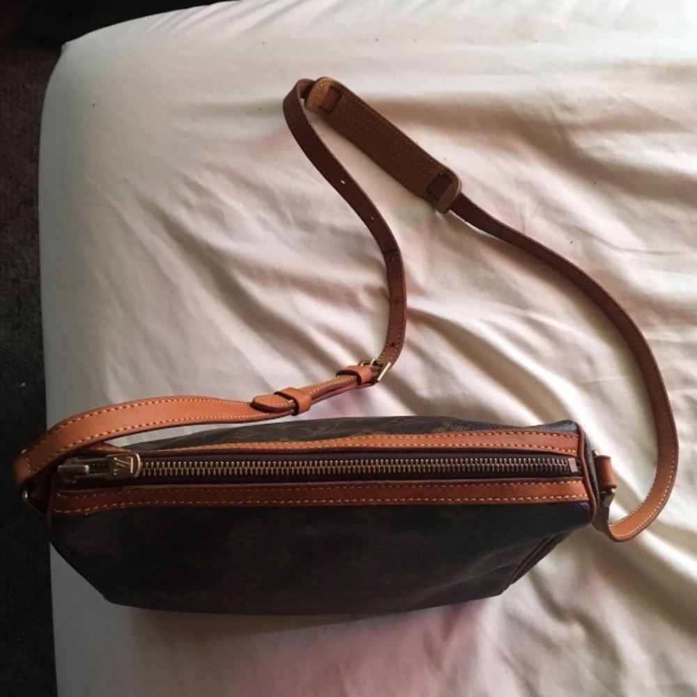 Louis Vuitton crossbody bag